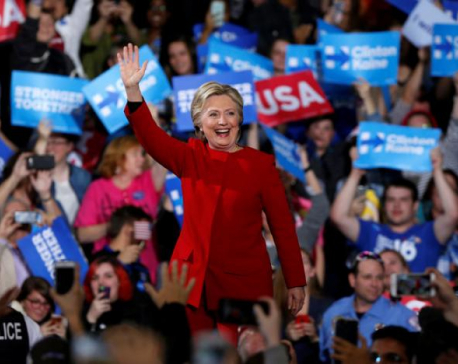 Clinton has 90 percent chance of winning: Reuters poll